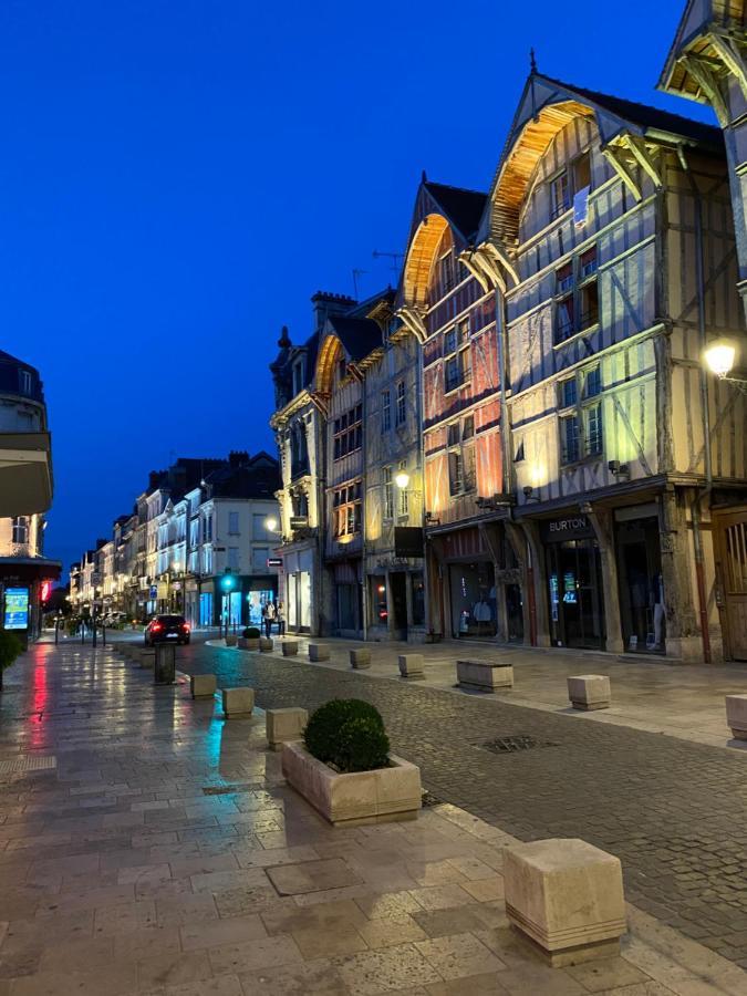 Studio Zola Situe En Plein Centre-Ville De トロワ エクステリア 写真